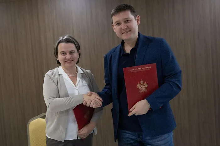 cay5j2g6vkrzch4j8mal0m06tnez8hm6